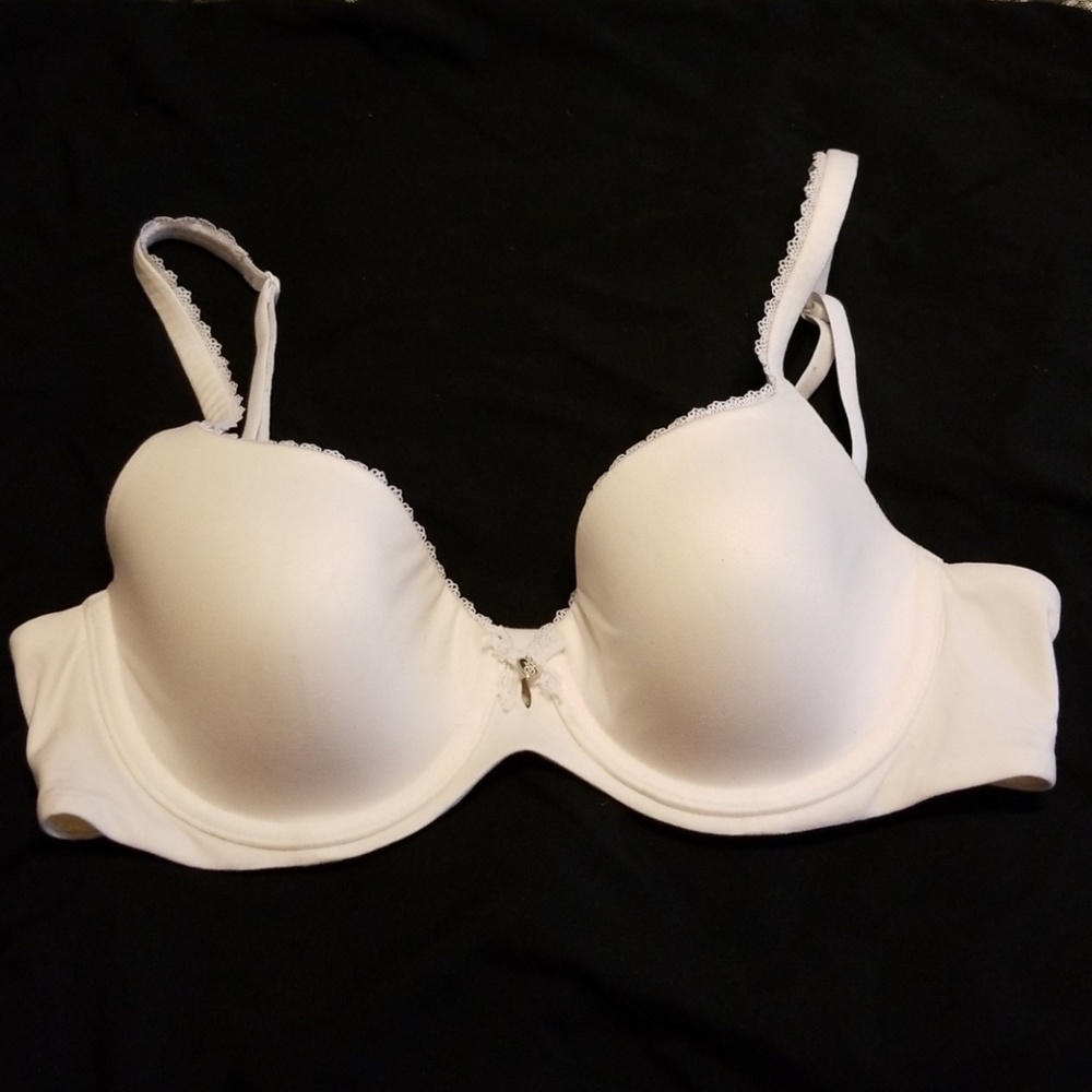 ** gently used*** Victoria Secret Bra